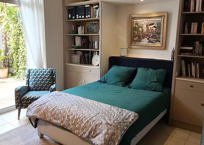 Alojamento de Acomodação e Pequeno-almoço Independante Avec 1 Et 1 Bureau 3*