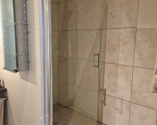 Alojamento de Acomodação e Pequeno-almoço Independante Avec 1 Et 1 Bureau 3*